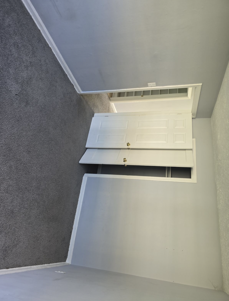 2115 North Kenyon Street #1 - Photo 5 of 6