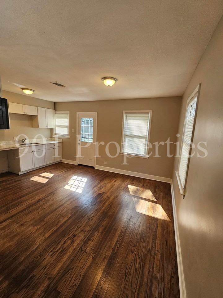 135 Plainview St #1 - Photo 3 of 10