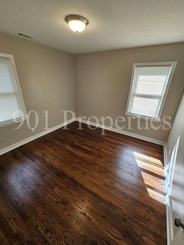 135 Plainview St #1 - Photo 7 of 10