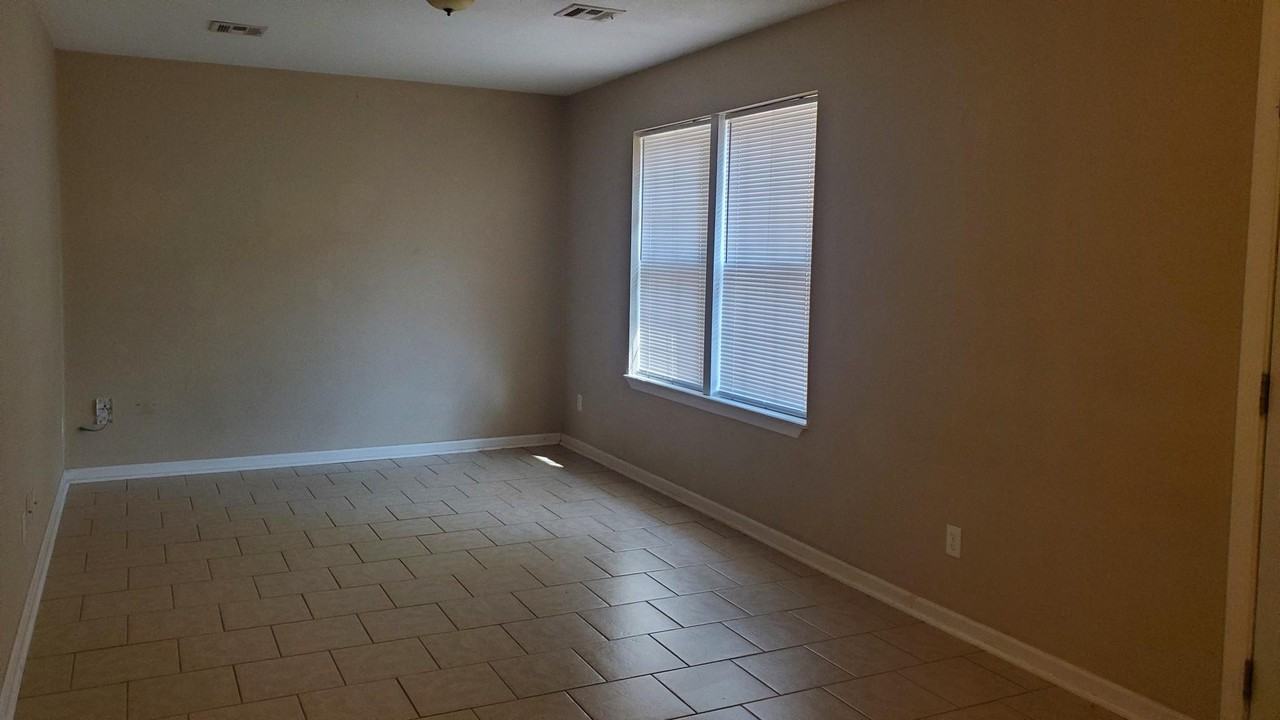 2608 East Maple Avenue #1 - Photo 5 of 17