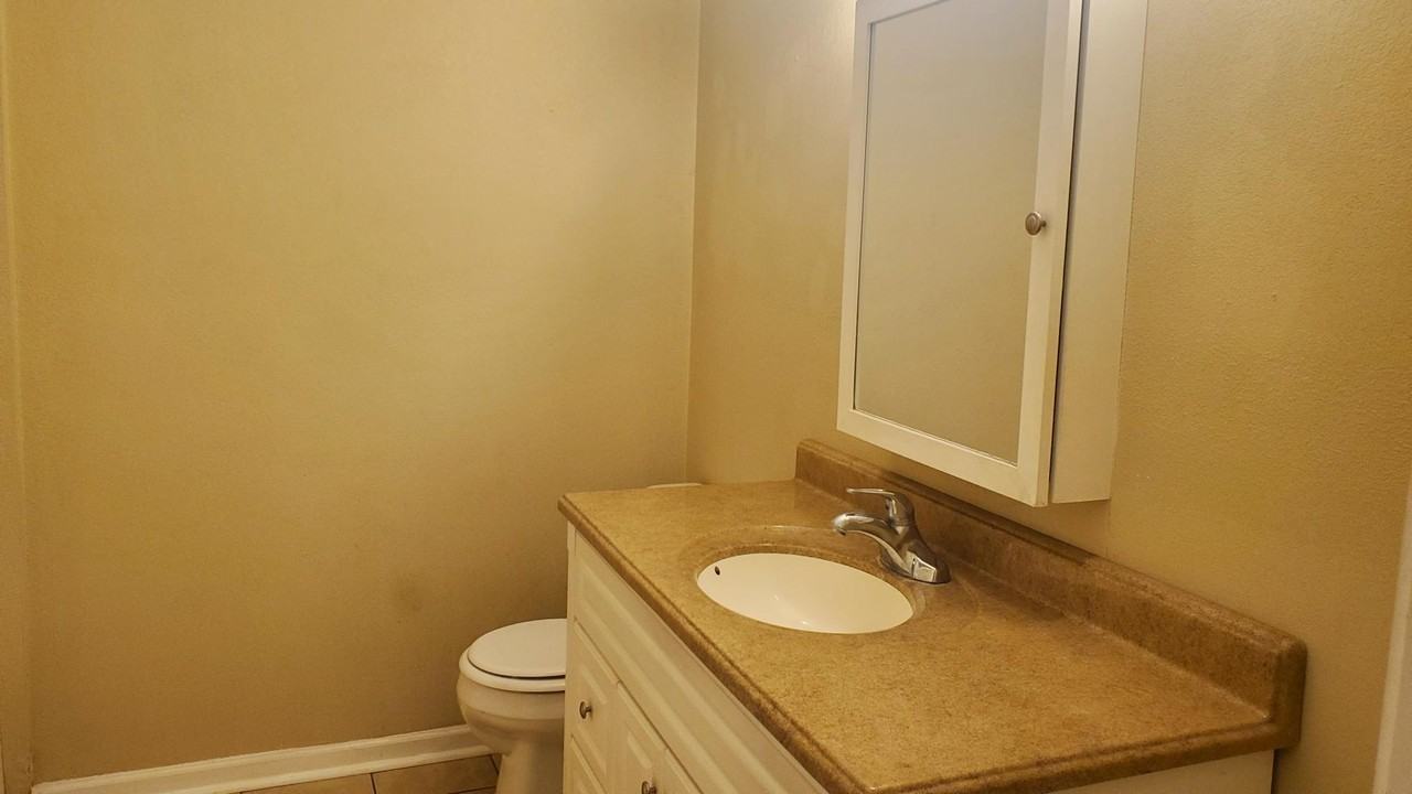 2608 East Maple Avenue #1 - Photo 6 of 17