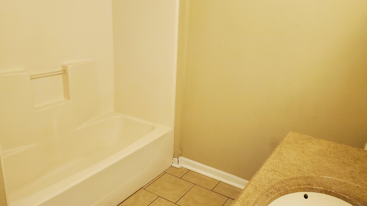 2608 East Maple Avenue #1 - Photo 7 of 17