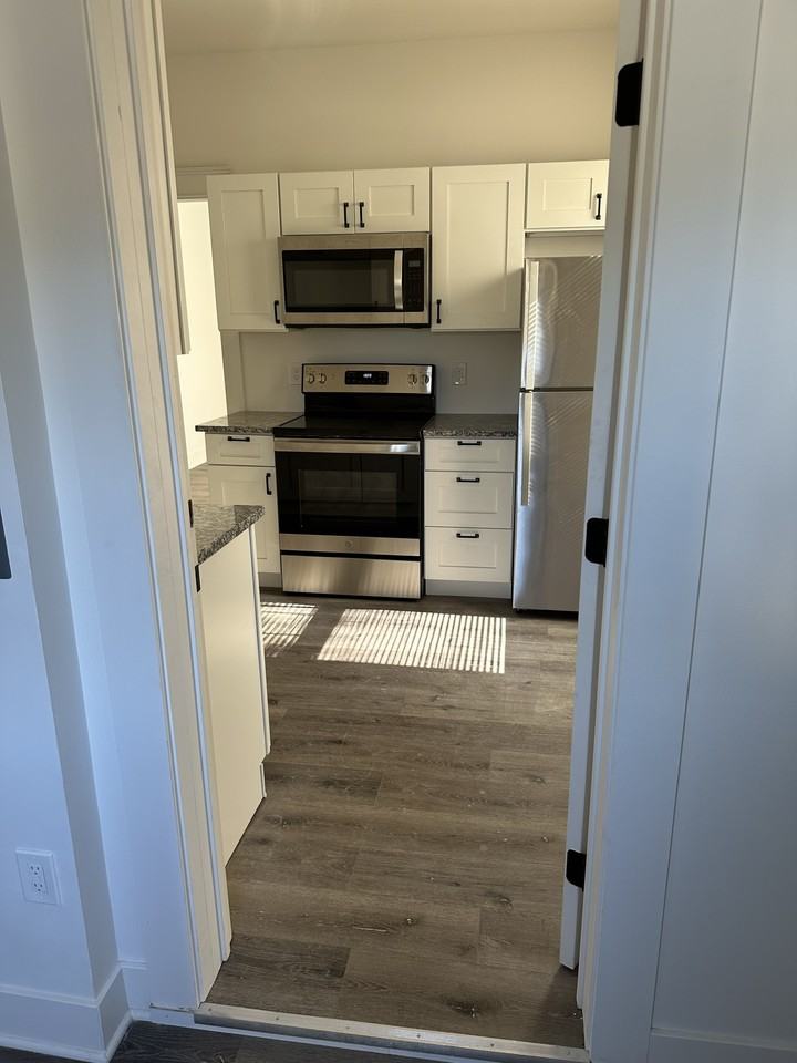 609 Sw Topeka Blvd #1 - Photo 2 of 17