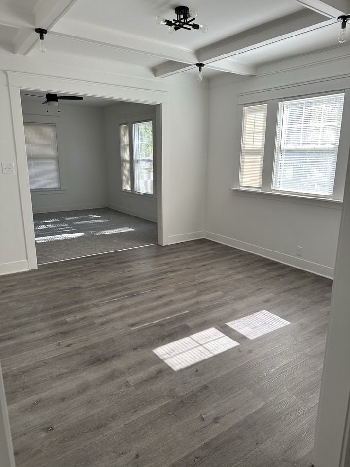 609 Sw Topeka Blvd #1 - Photo 3 of 17