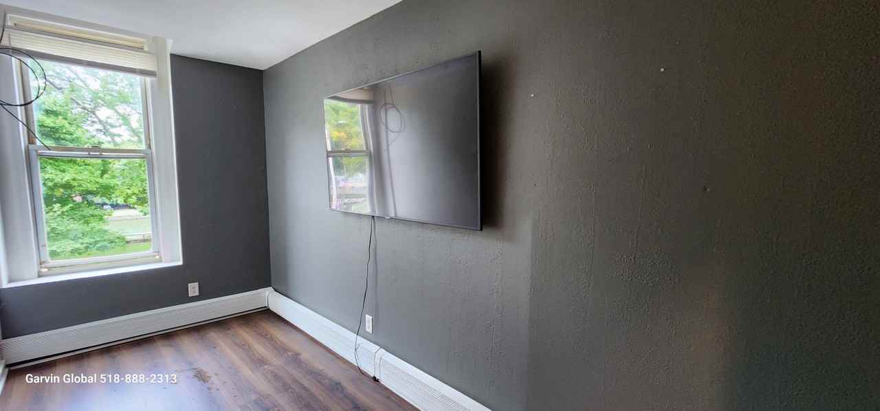 124 Main St #2 - Photo 3 of 12