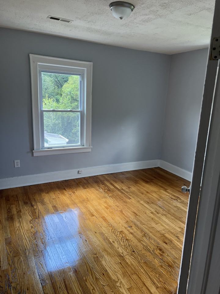 1332 Custer Street #1 - Photo 7 of 9