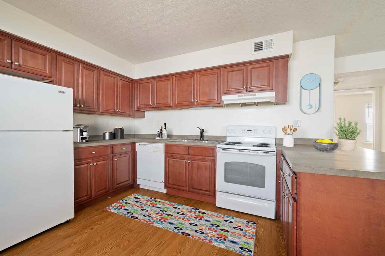 9617 20th Bay Street - Photo 2 of 29