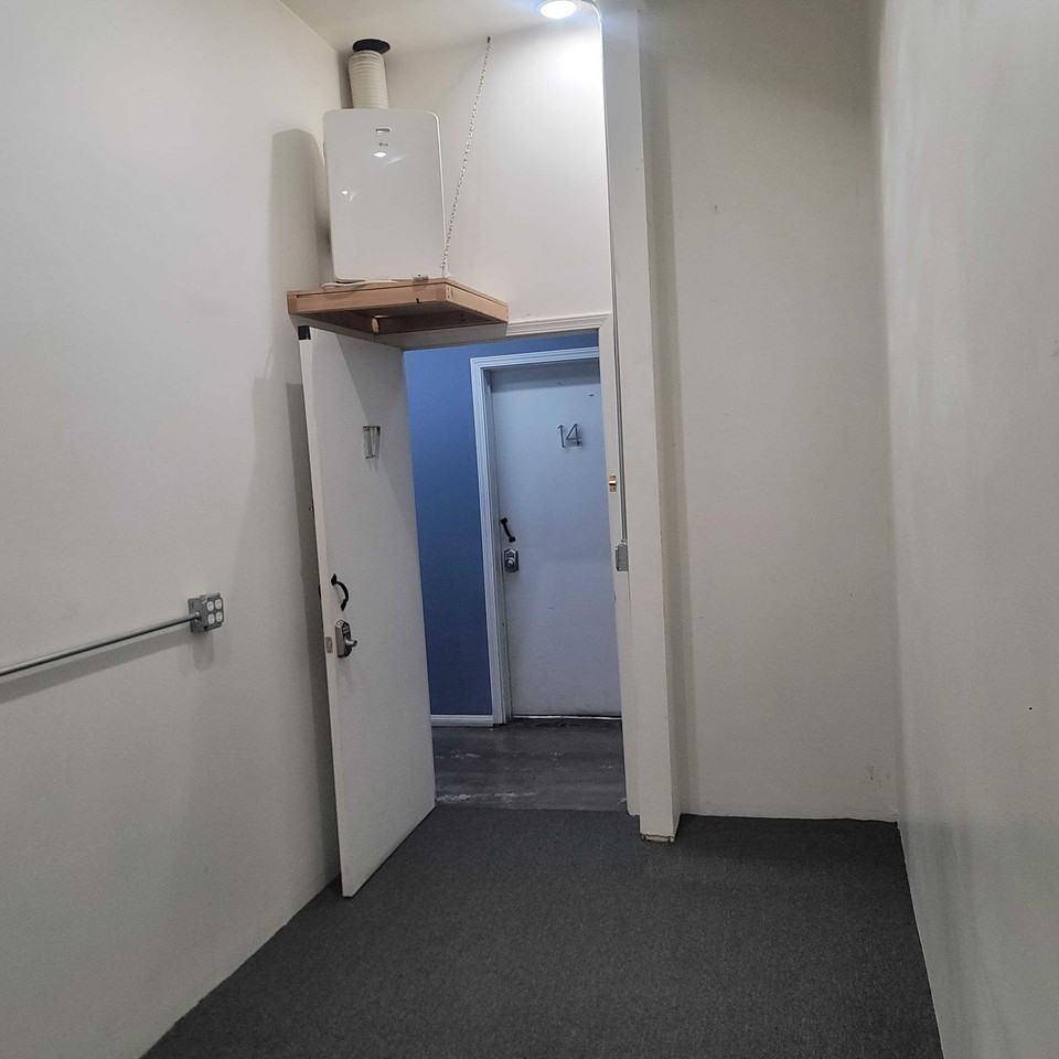 965 Goodrich Blvd #17