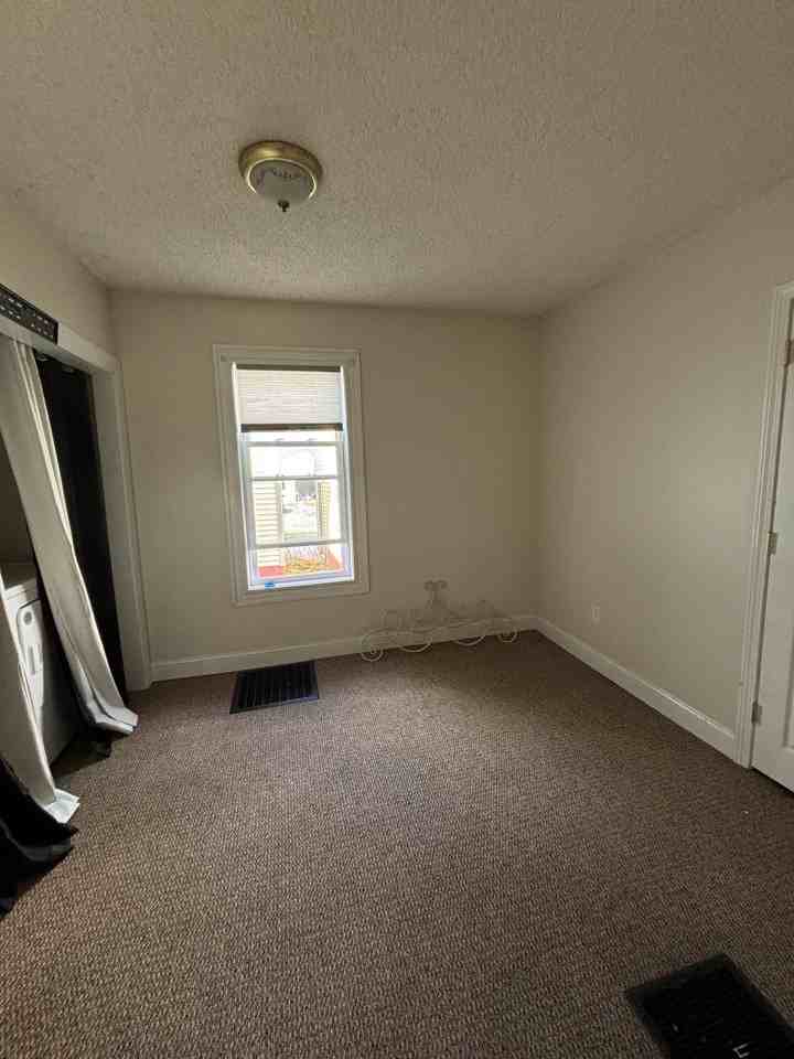 8 Bates Ct #3 - Photo 2 of 5
