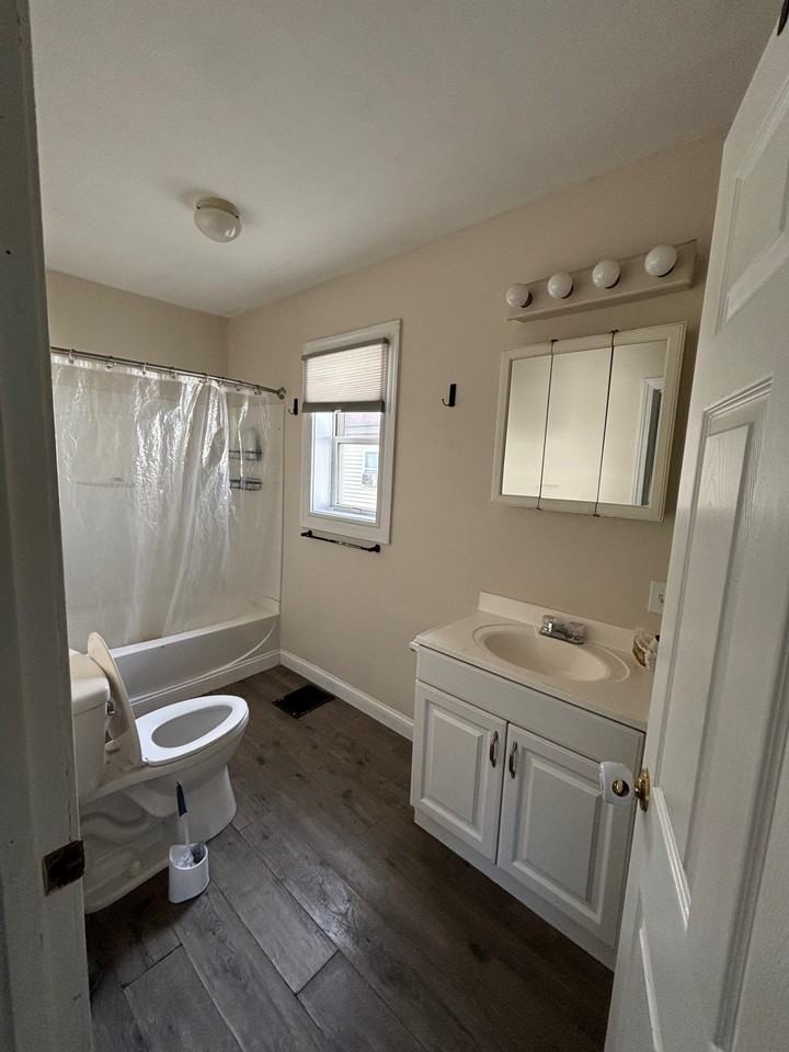 8 Bates Ct #3 - Photo 4 of 5