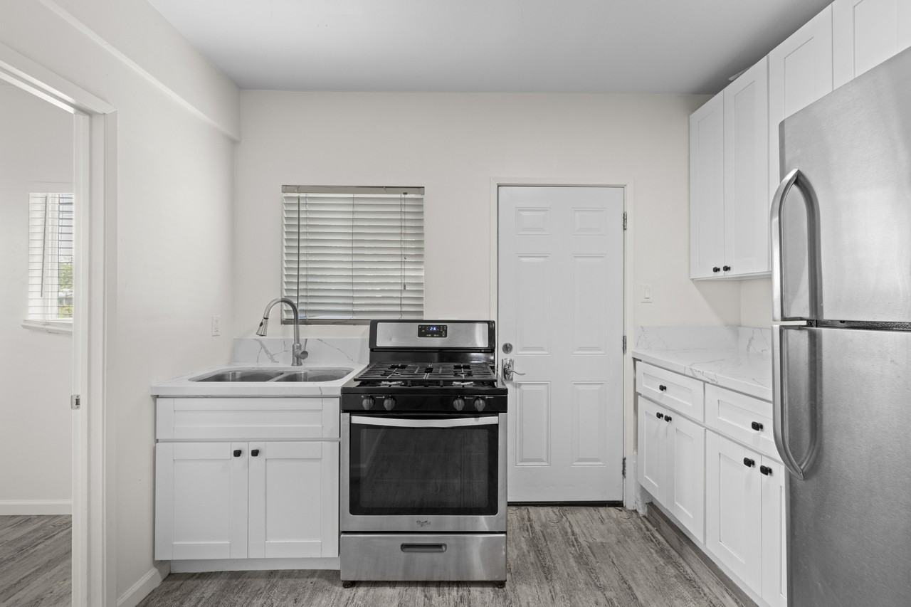 5431 Mary Lane Dr #1 - Photo 4 of 34