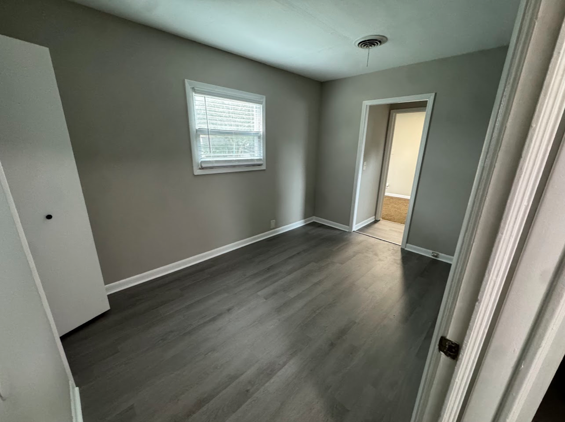 1023 East Dixon Street #1 - Photo 4 of 9