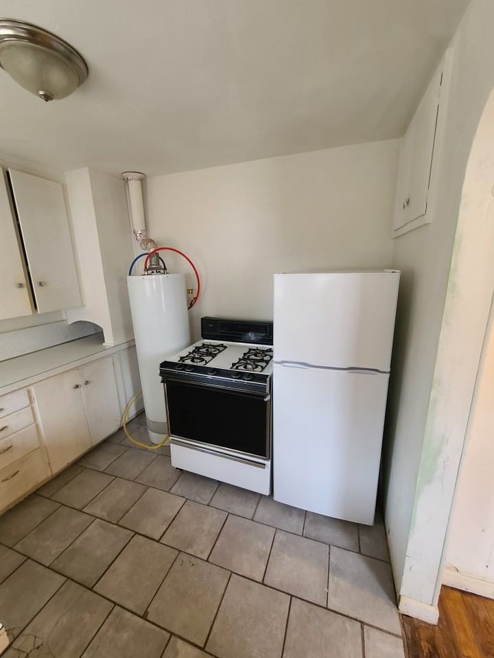 607 East C Street #1 - Photo 5 of 7