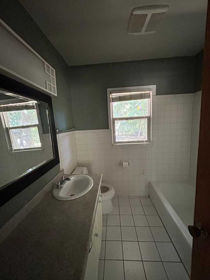 723 S Ridge Dr #1 - Photo 4 of 9