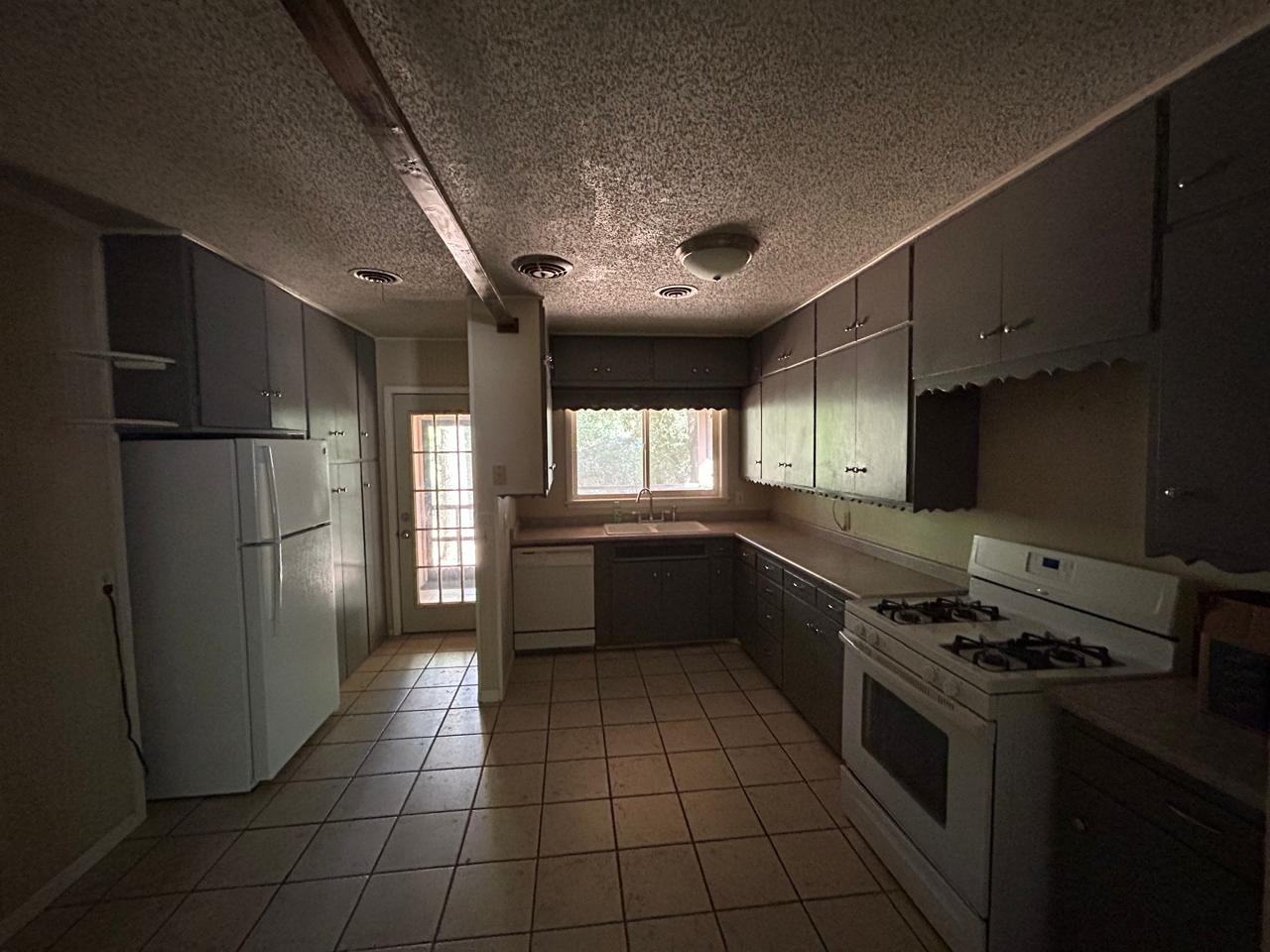 723 S Ridge Dr #1 - Photo 5 of 9