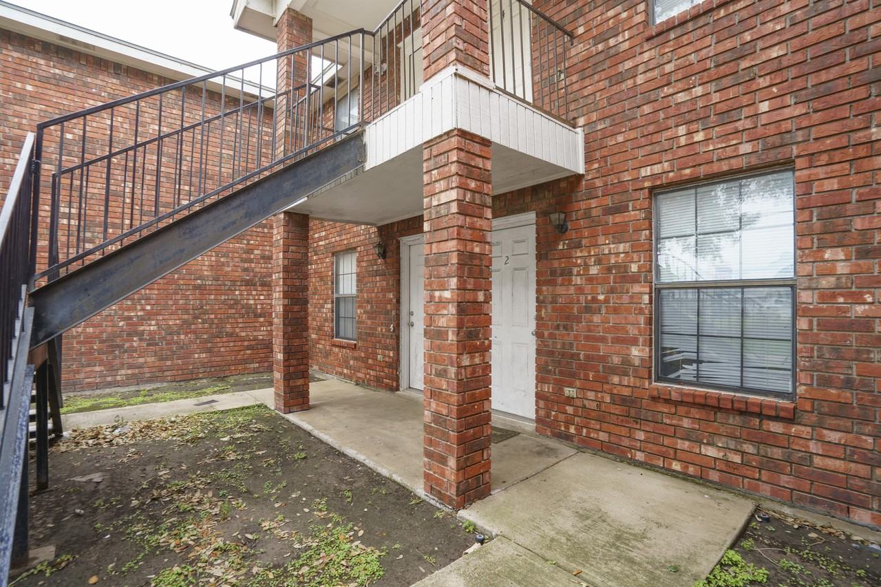 1918 Angus St S #3 - Photo 3 of 50