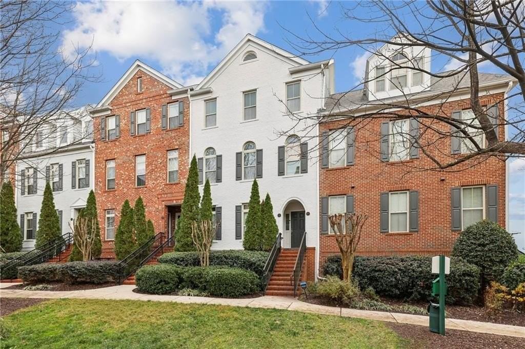 305 Le Gran Bend Northeast