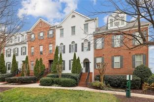 305 Le Gran Bend Northeast - Photo 1 of 1