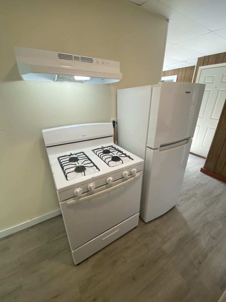 1112 State St #D - Photo 3 of 13