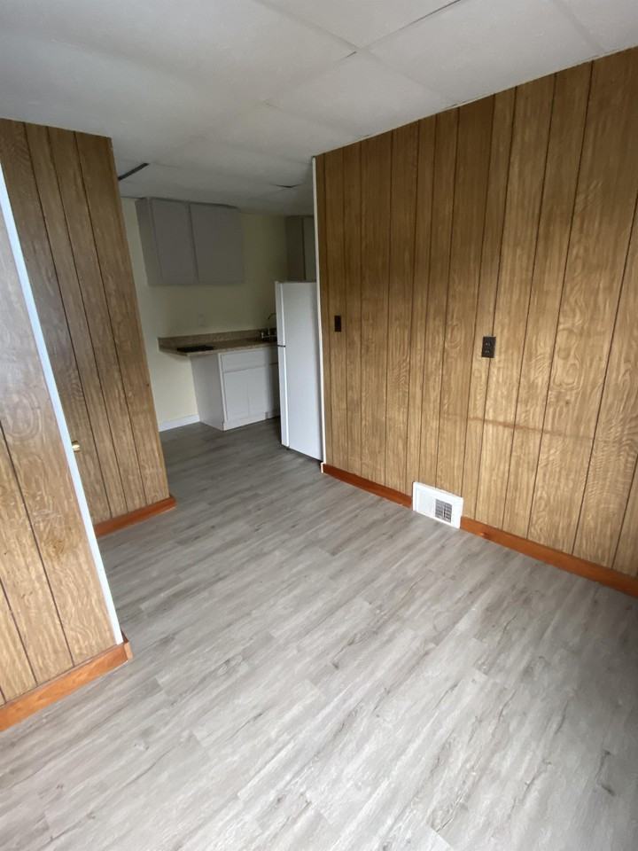 1112 State St #D - Photo 4 of 13