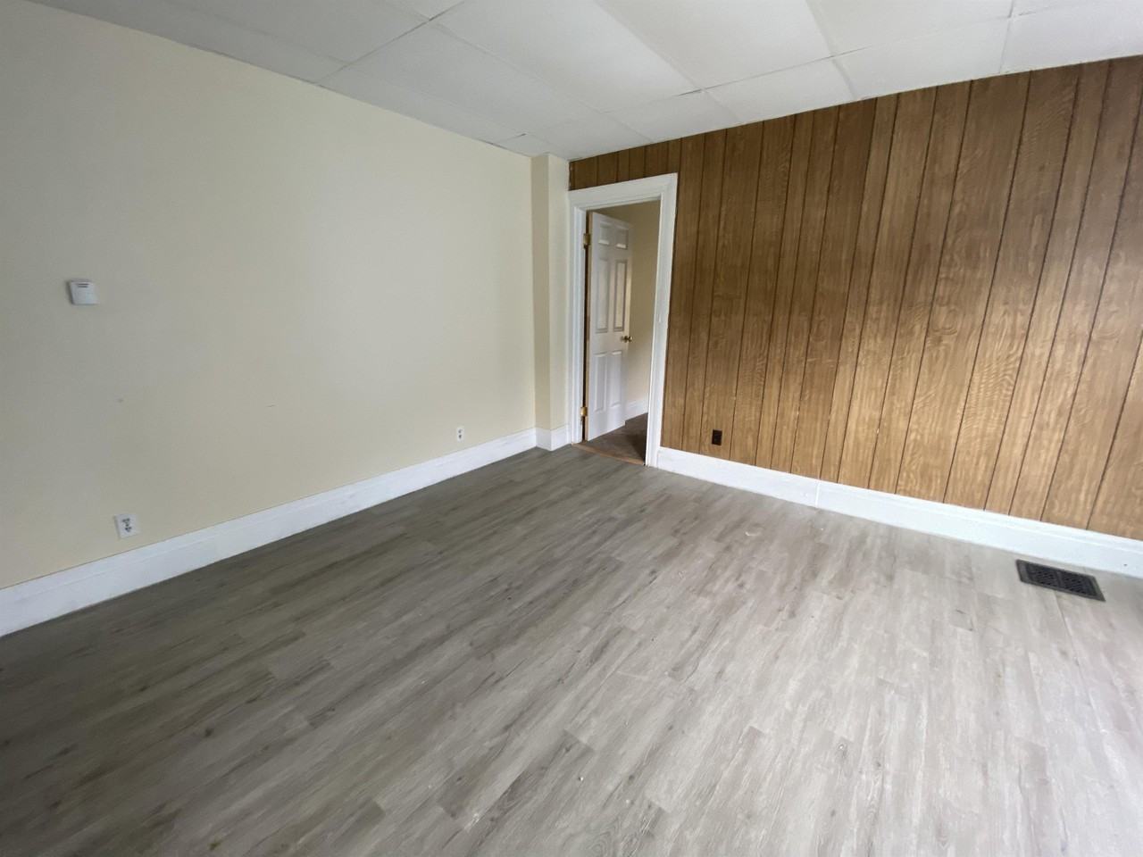 1112 State St #D - Photo 6 of 13