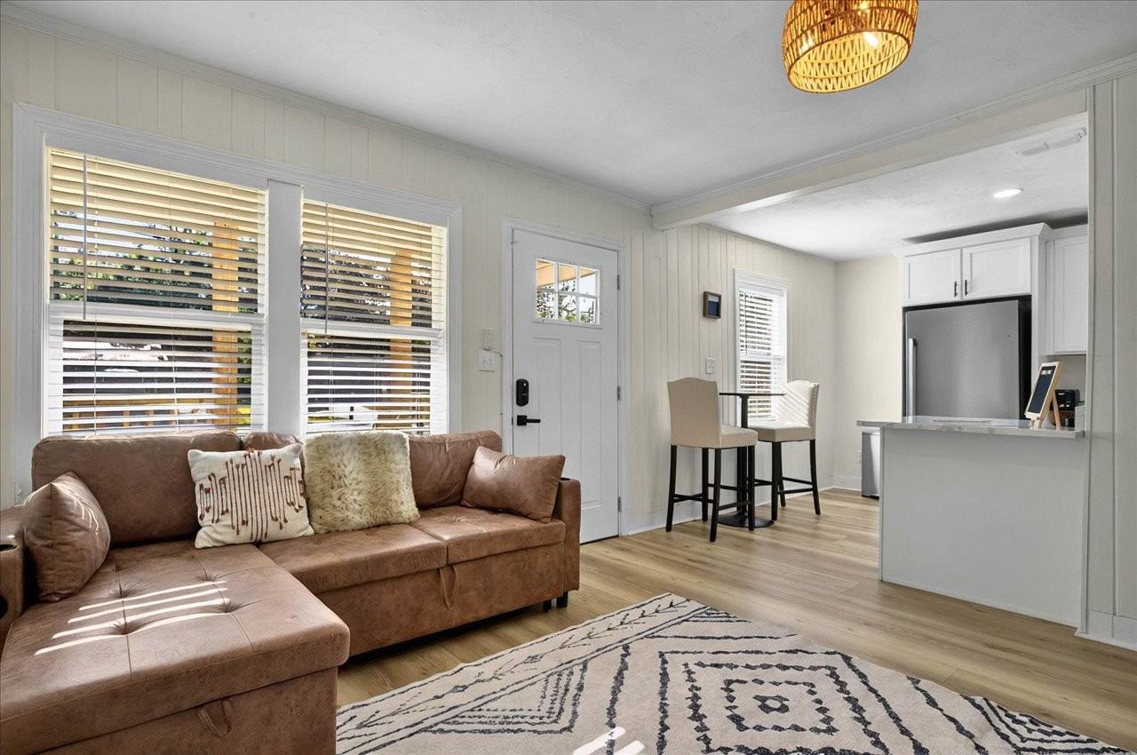 3005 S Meridian St - Photo 3 of 20