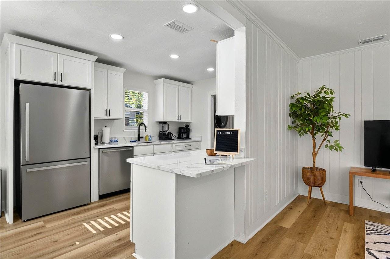 3005 S Meridian St - Photo 5 of 20