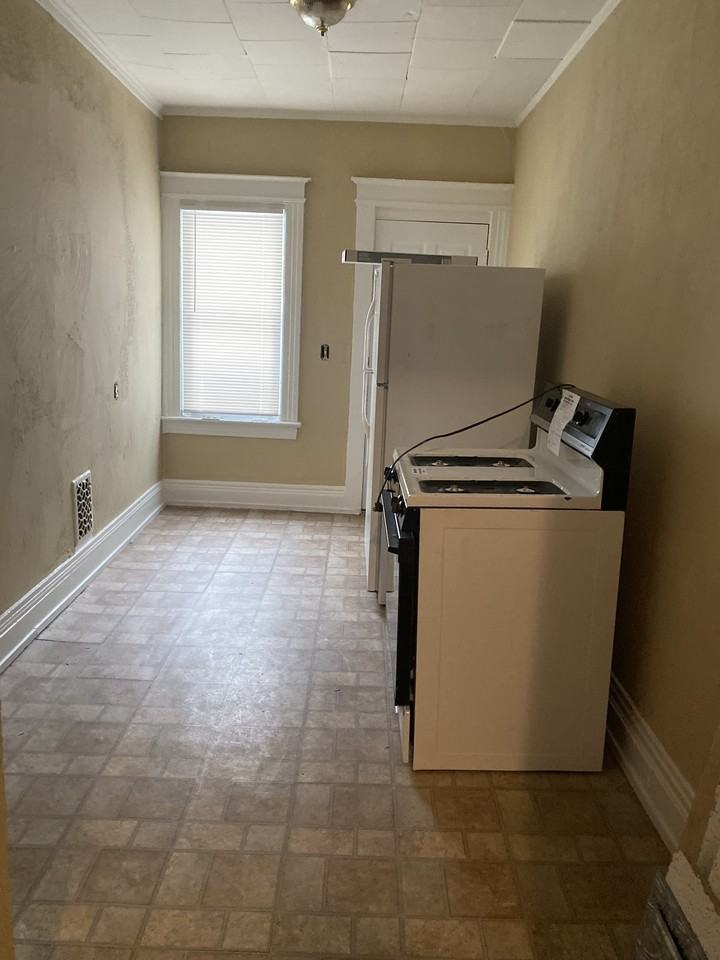 62 Clay Ave #62 - Photo 4 of 11