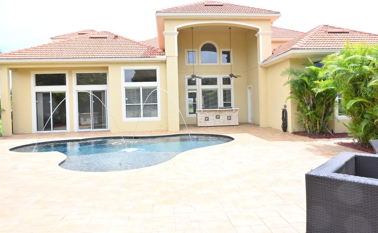 5723 Oxford Moor Boulevard #1 - Photo 2 of 9