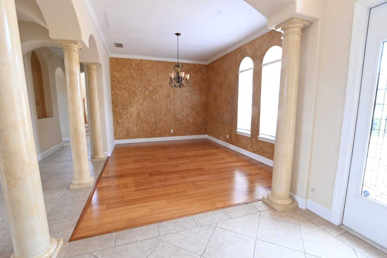 5723 Oxford Moor Boulevard #1 - Photo 4 of 9