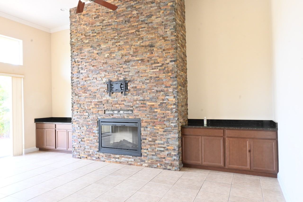 5723 Oxford Moor Boulevard #1 - Photo 6 of 9