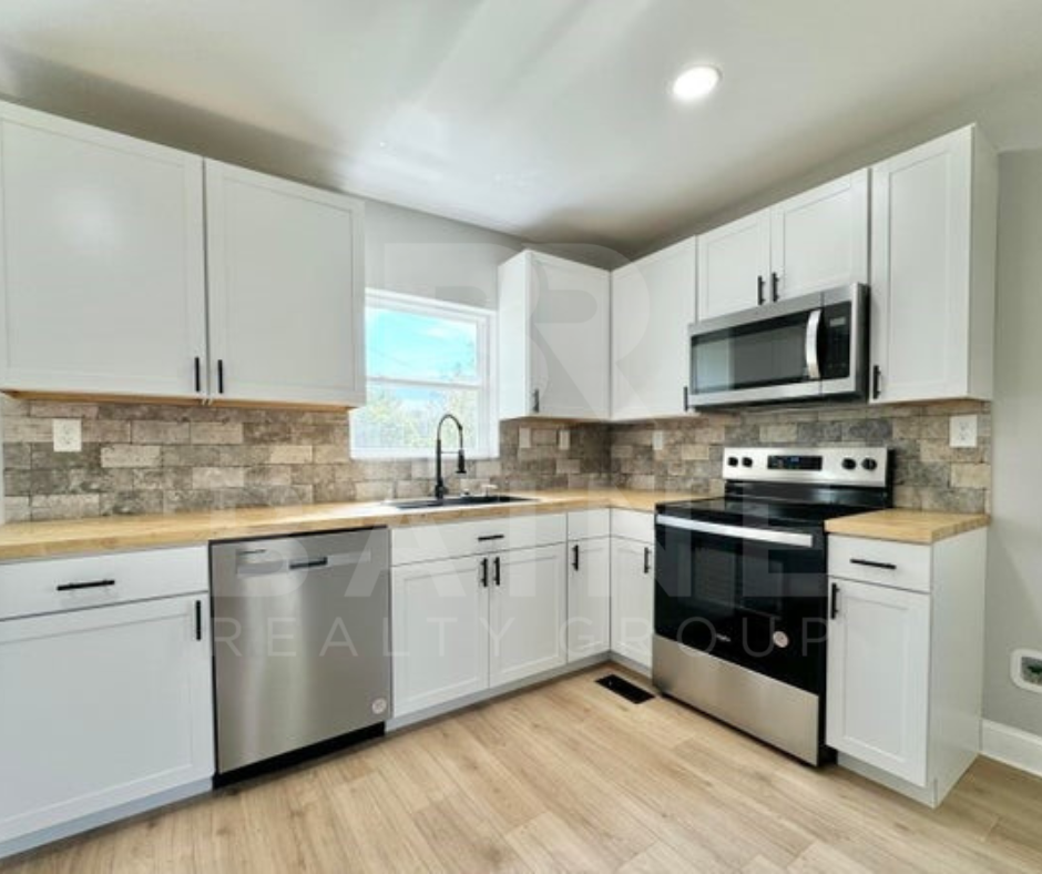 938 Avenue a #1 - Photo 5 of 13