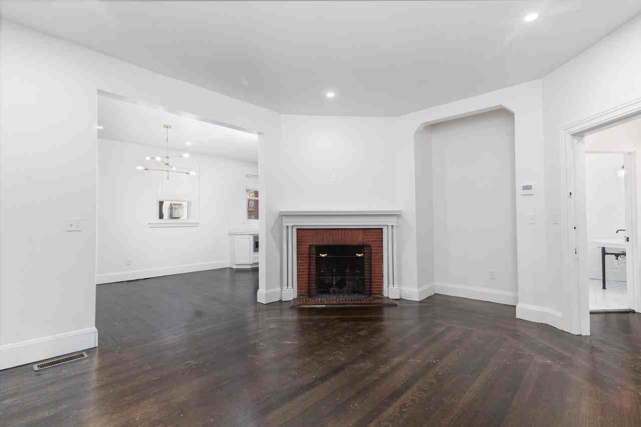 8 Barnes St #1 - Photo 5 of 14