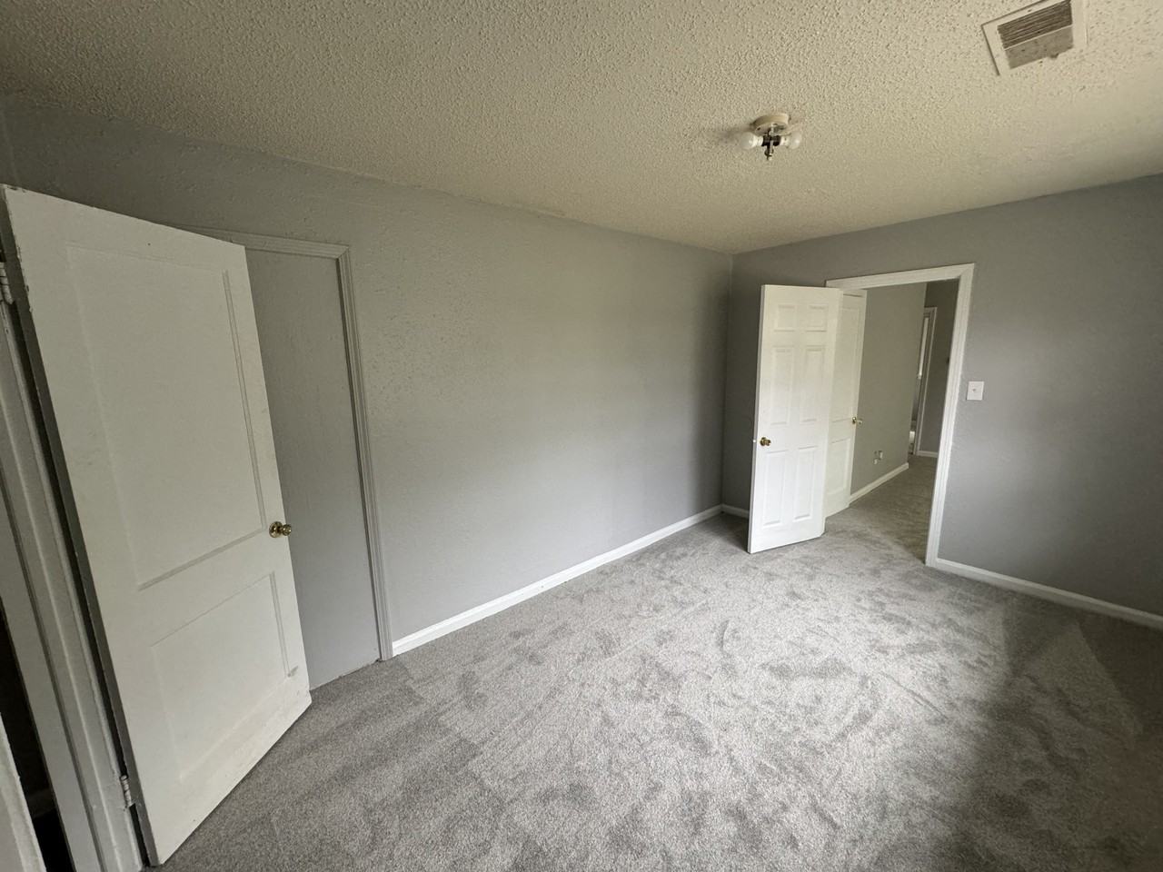 2410 North Kitley Avenue #1 - Photo 4 of 7