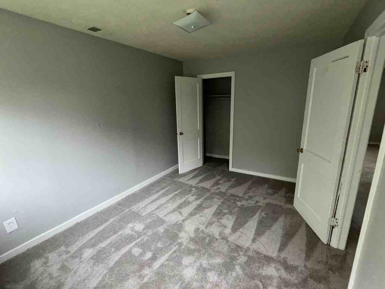 2114 North Kitley Avenue #1 - Photo 5 of 7