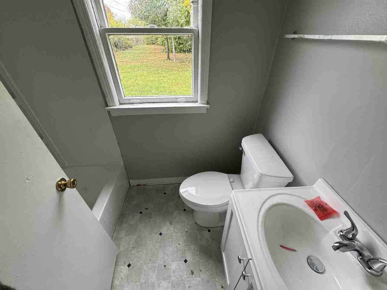 2114 North Kitley Avenue #1 - Photo 6 of 7