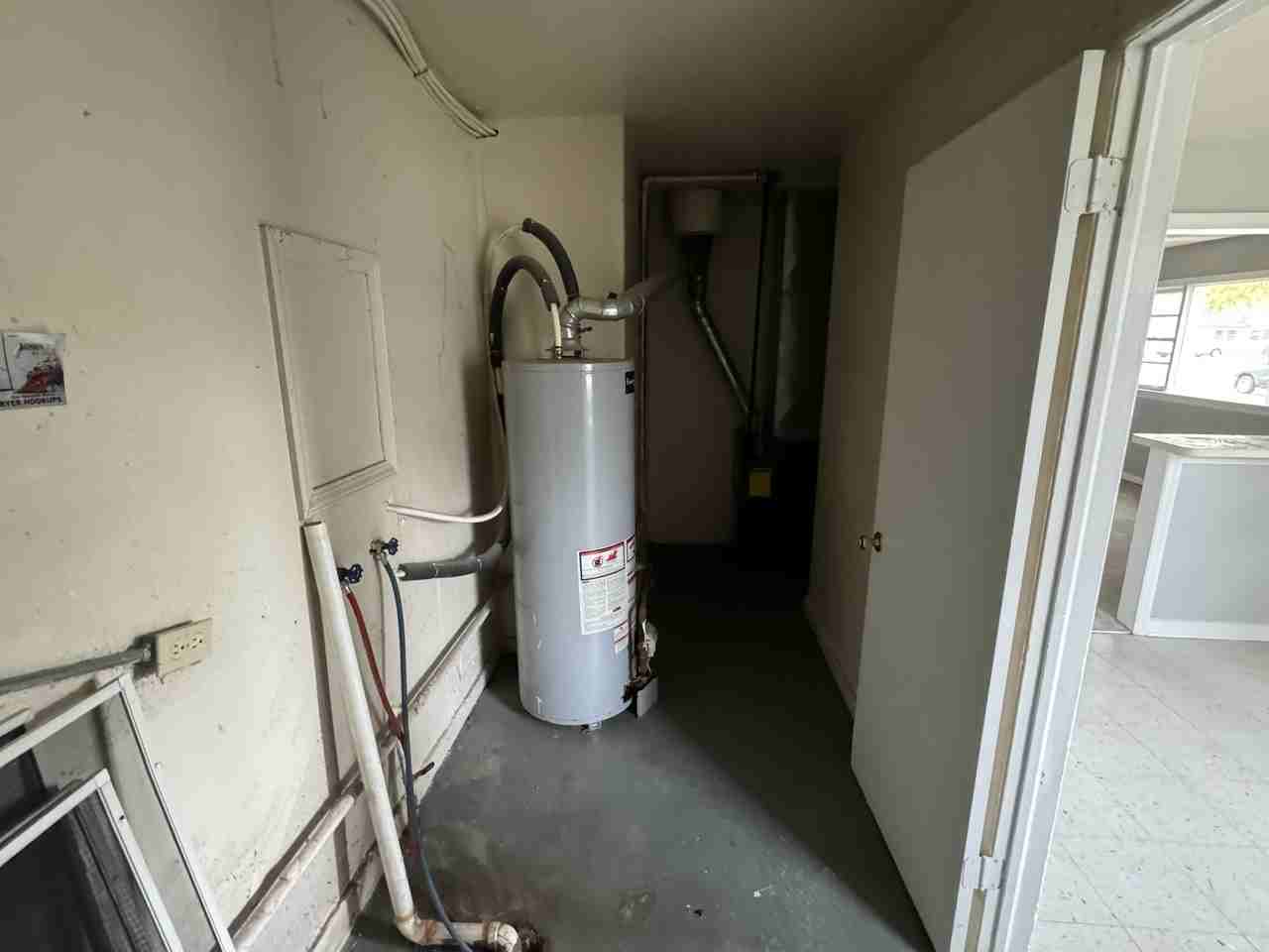 2125 North Kenyon Street #1 - Photo 3 of 7