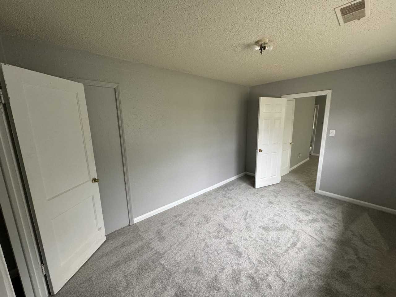 2216 North Kitley Avenue #1 - Photo 4 of 7