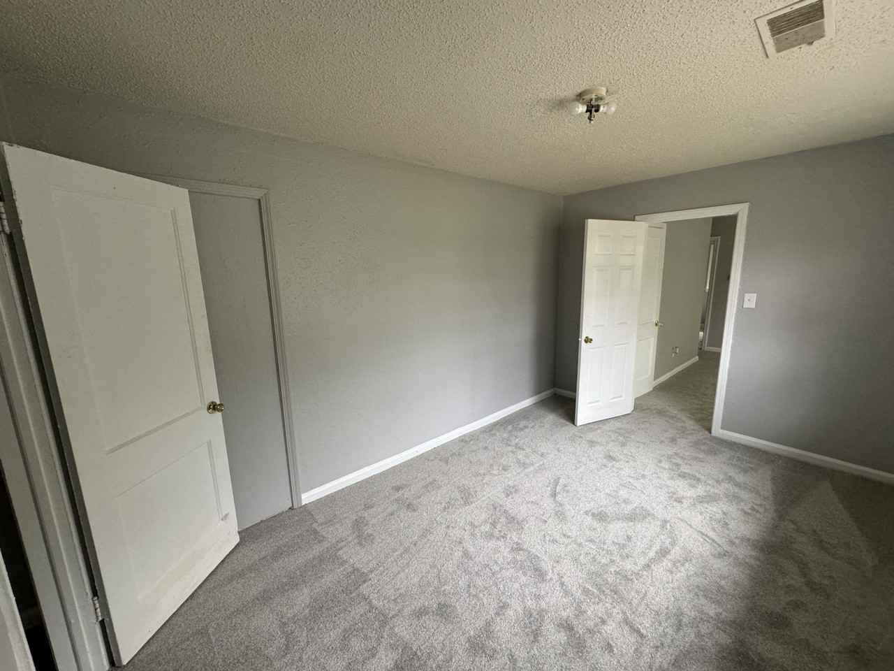 2428 North Kitley Avenue #1 - Photo 4 of 7