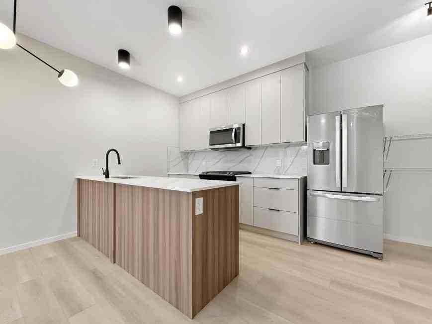 9305 123 Ave Nw - Photo 2 of 10