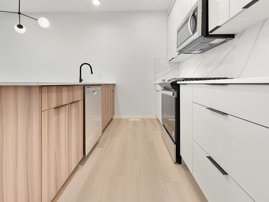 9305 123 Ave Nw - Photo 5 of 10