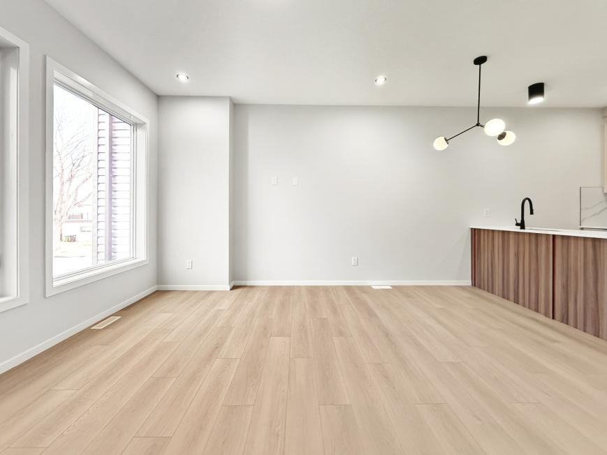 9305 123 Ave Nw - Photo 6 of 10