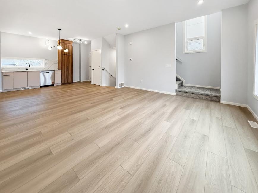 9307 123 Ave Nw - Photo 3 of 10