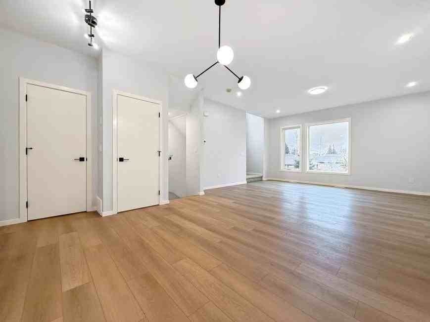 9307 123 Ave Nw - Photo 5 of 10