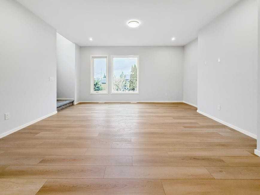 9307 123 Ave Nw - Photo 7 of 10