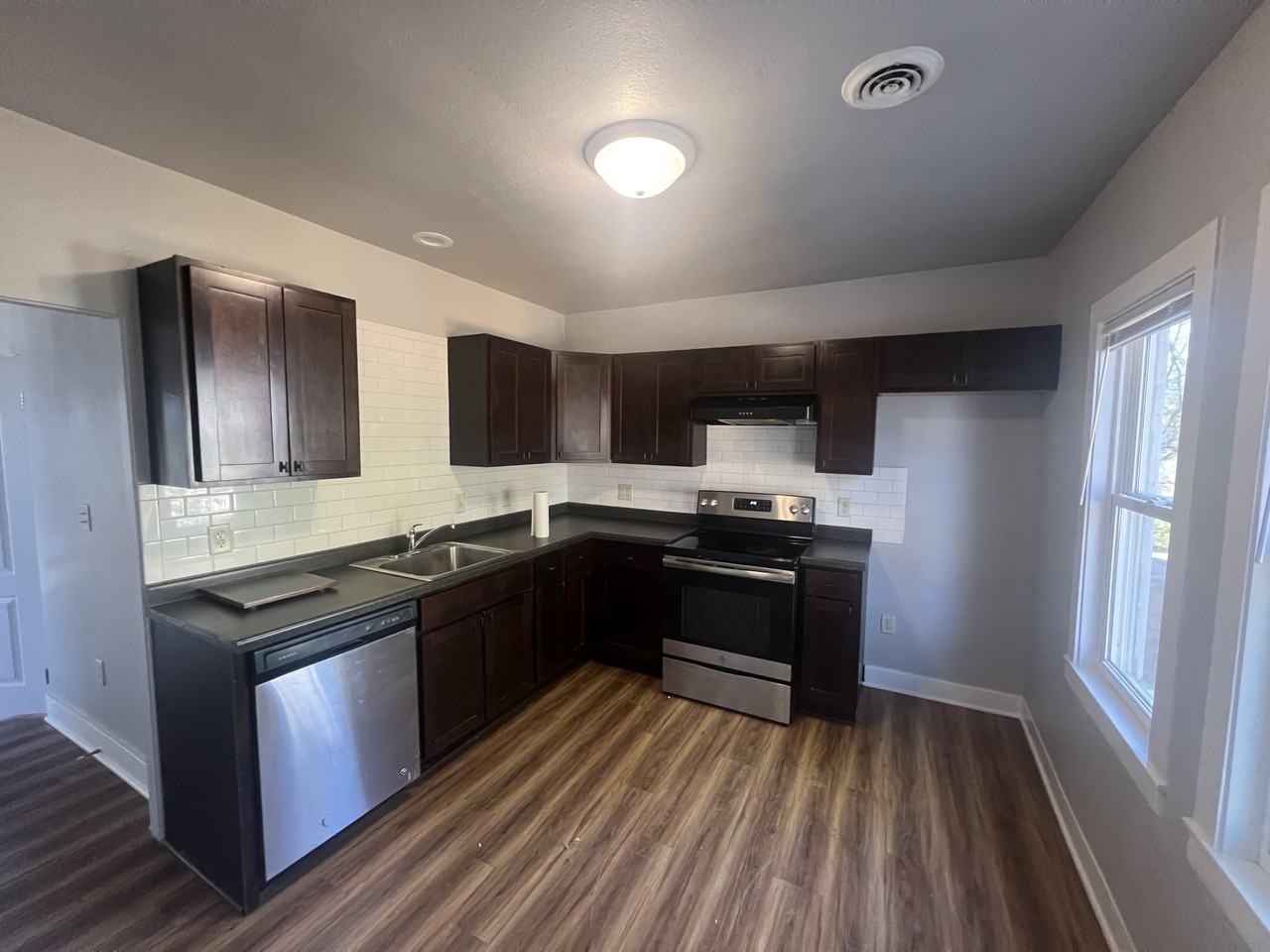 606 North 4th Street #606 - Photo 2 of 9