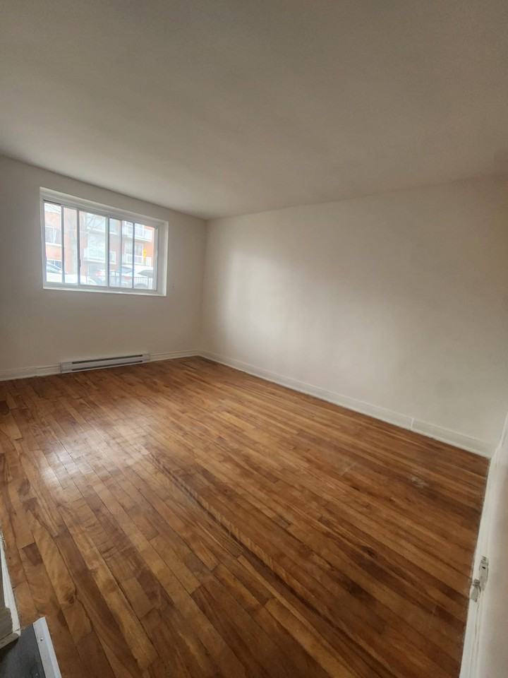 6990 9e Avenue #2 - Photo 2 of 8