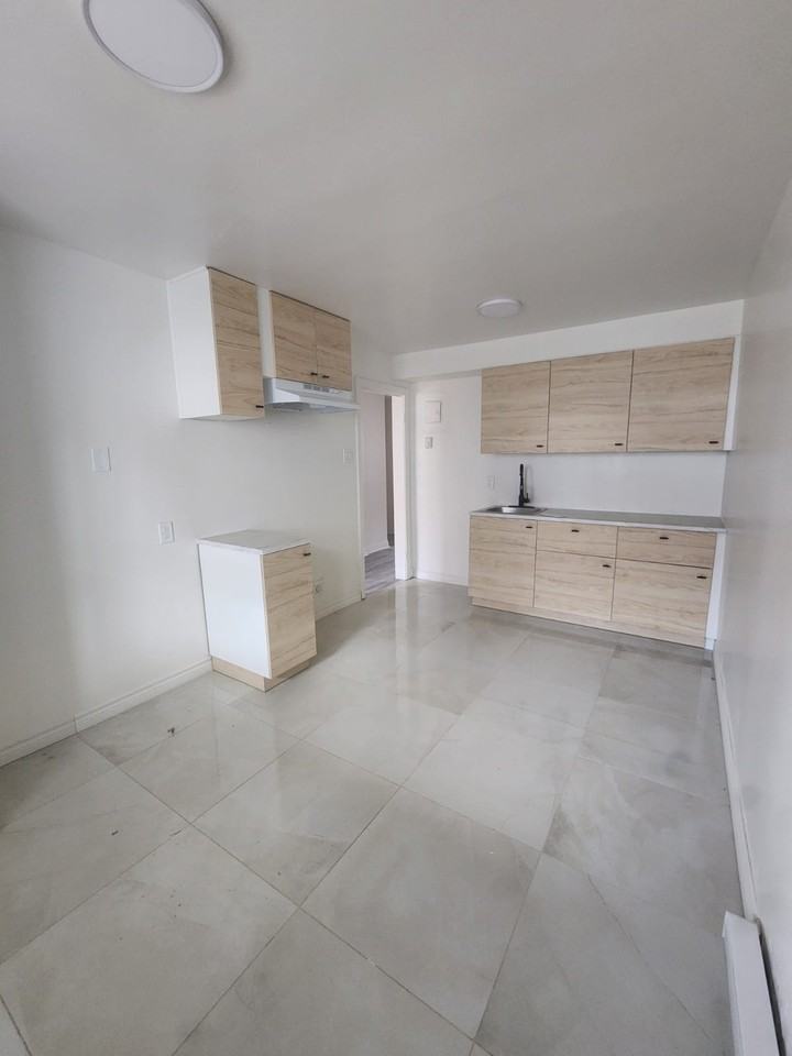 6990 9e Avenue #2 - Photo 5 of 8