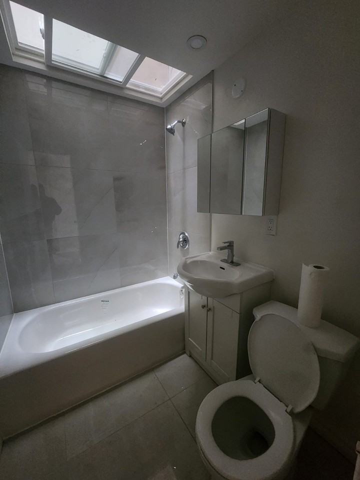 6990 9e Avenue #2 - Photo 6 of 8