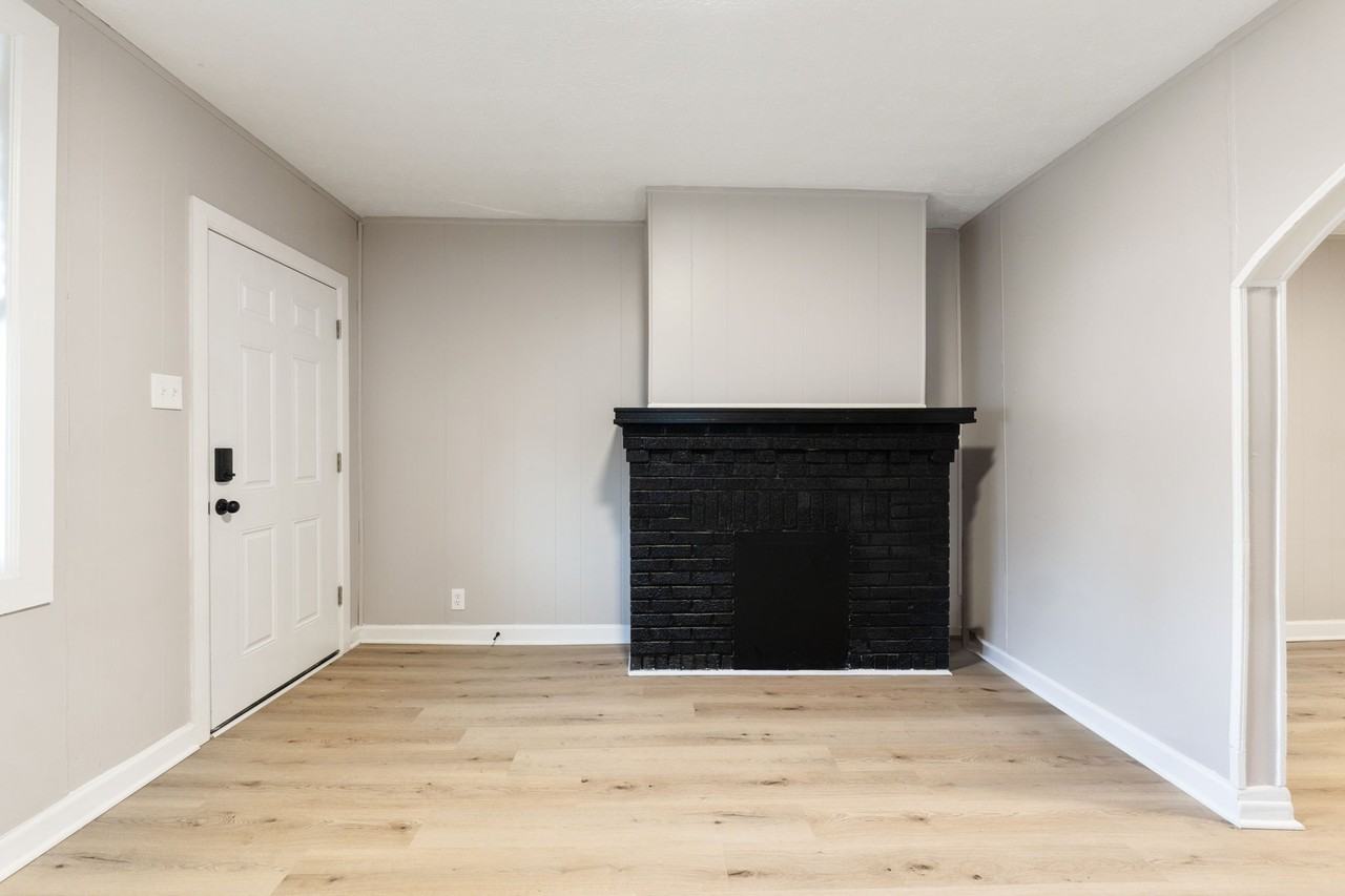 2045 Briarwood Ave #1 - Photo 3 of 18